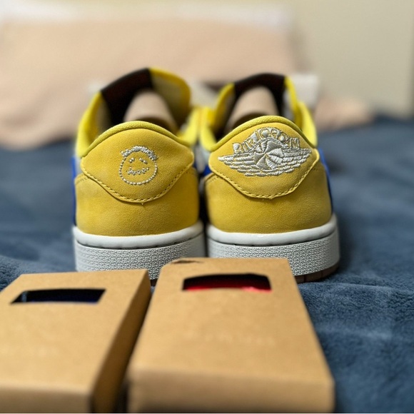 SOLD**Travis Scott Jordan 1 Low Canary - Picture 4 of 9